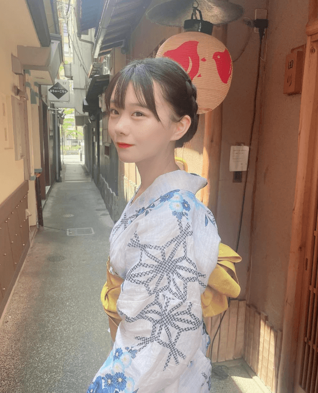 中の人の浴衣姿