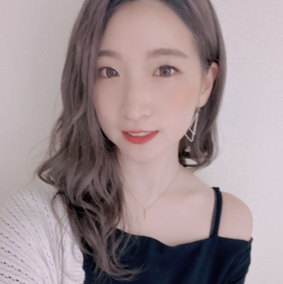 愛川菜帆の顔写真